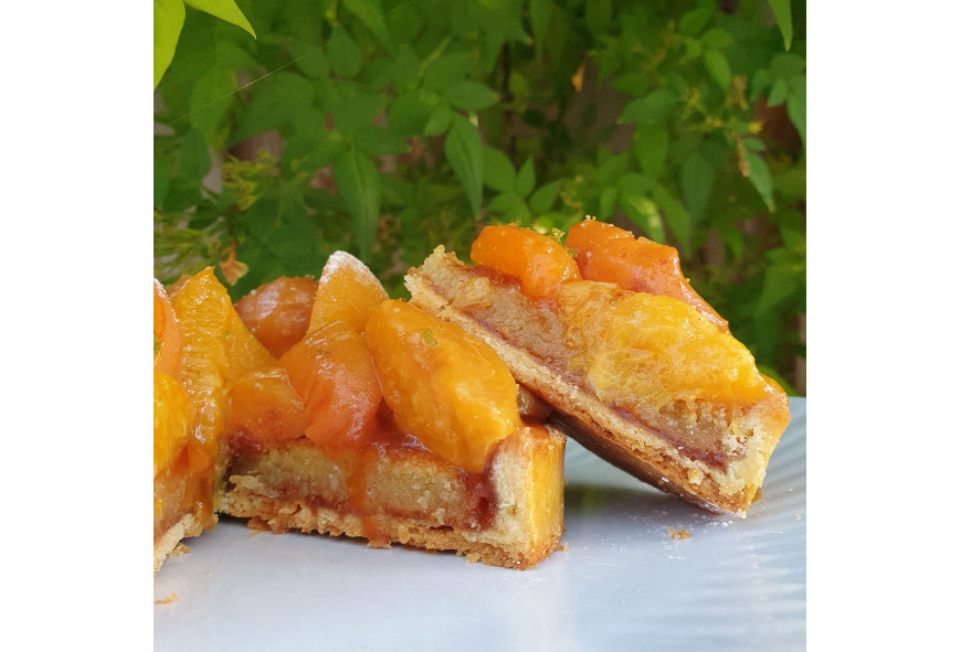 Idée de recette : Tarte abricots à l'Izarra et Gratte Cul